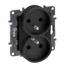 legrand-gniazdo-zasilajace-podwojne-z-uziemieniem-czarny-niloe-step-863532