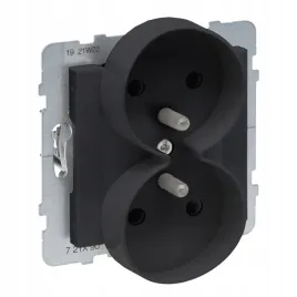 legrand-gniazdo-2x2p-z-z-przeslona-zaciski-automatyczne-czarny-suno-721490