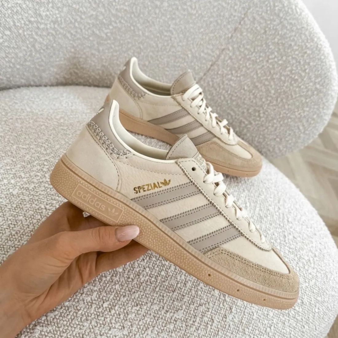 adidas ☆ Handball Spezial Women’s Cream Beige 23589631_53596293_600.jpg