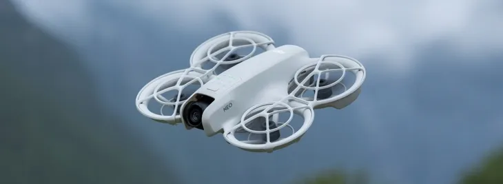 dron-dji-neo-fly-more-combo-kamera-dron-w-zestawie-z-kamera