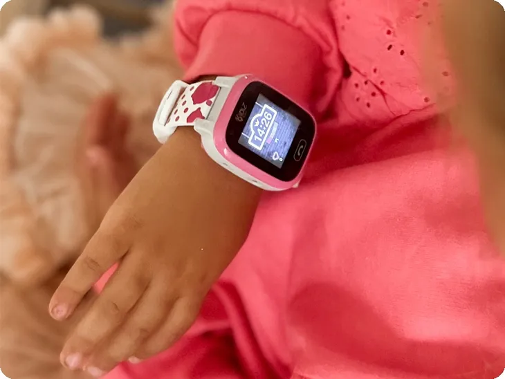 smartwatch-top-rozowy-ksztalt-koperty-prostokatna