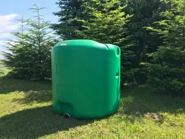 ozdobny-zbiornik-na-deszczowke-1000-l-beczka