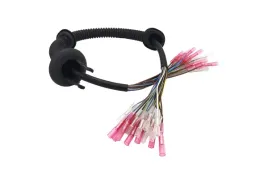 wtyczka-kostka-zlacze-wiazka-elektryczna-pokrywy-bagarznika-bmw-3-98