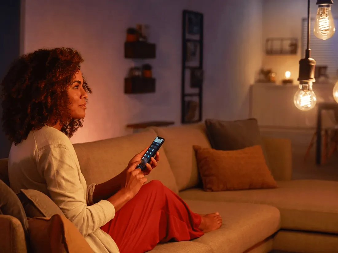 zarowka-led-edison-e27-st64-7w-filament-philips-hue-white-bluetooth-zigbee-stan-nowy