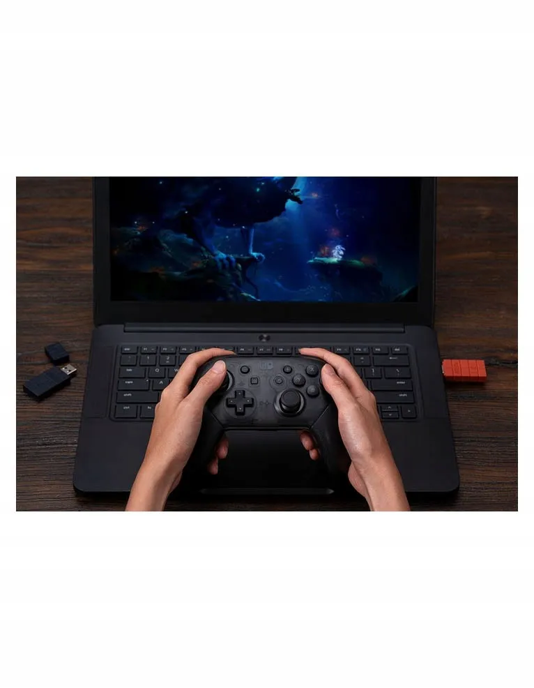 8bitdo-adapter-graj-padem-ps4-ps5-na-switch-i-pc