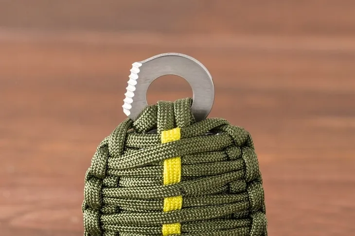 survivalowy-granat-zielony-stan-nowy-waga-z-opakowaniem-0-15-kg