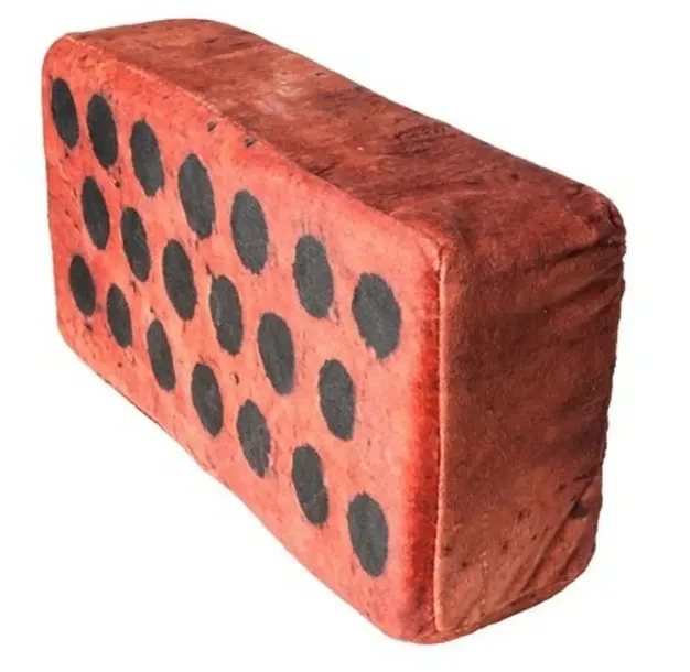 poduszka-cegla-prezent-gadzet-szerokosc-produktu-1-cm