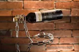 lancuchowy-stojak-na-wino-marka-gadget-master
