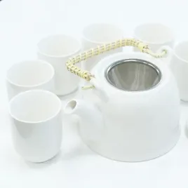 zestaw-ceramiczny-dzbanek-6-kubeczkow-bialy