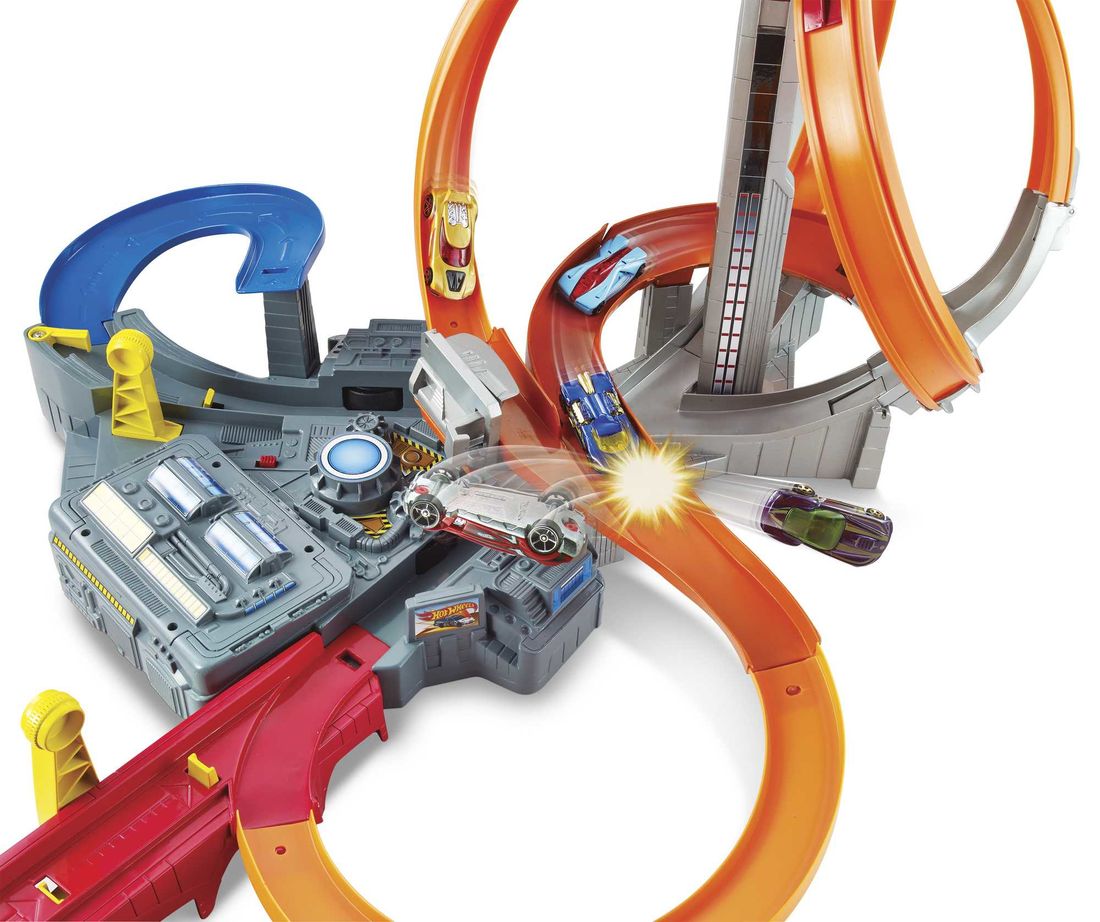 ZJEŻDZALNIA TOR SAMOCHODOWY WYŚCIGOWY HOT WHEELS ZAKRĘCONY