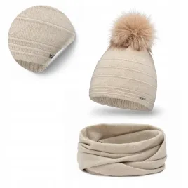 komplet-zimowy-damski-bezowy-czapka-stylowa-z-pomponem-dlugi-komin