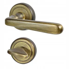 klamka-drzwiowa-mosiezna-z-mosiadzu-lazienkowa-wc