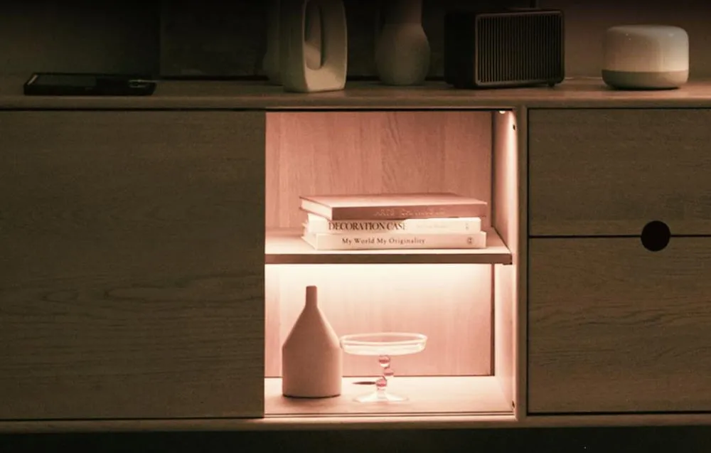 yeelight-ultra-thin-motion-sensor-closet-light-a30