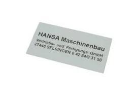 tabliczka-aluminiowa-z-wlasnym-grawerem-logo-kolor-tabliczki-bialy-80x40mm