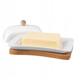 maselnica-na-desce-z-przykryciem-biala-maselniczka