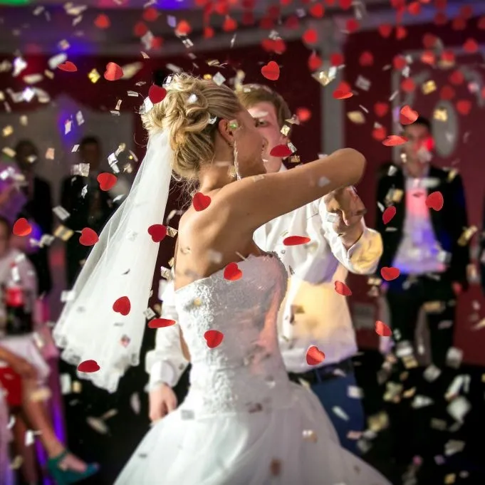 konfetti-tuba-serca-slubne-40cm