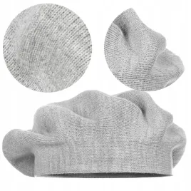 cieply-zimowy-beret-polskiej-marki-majka-ozdobny-detal-szary-szarosc