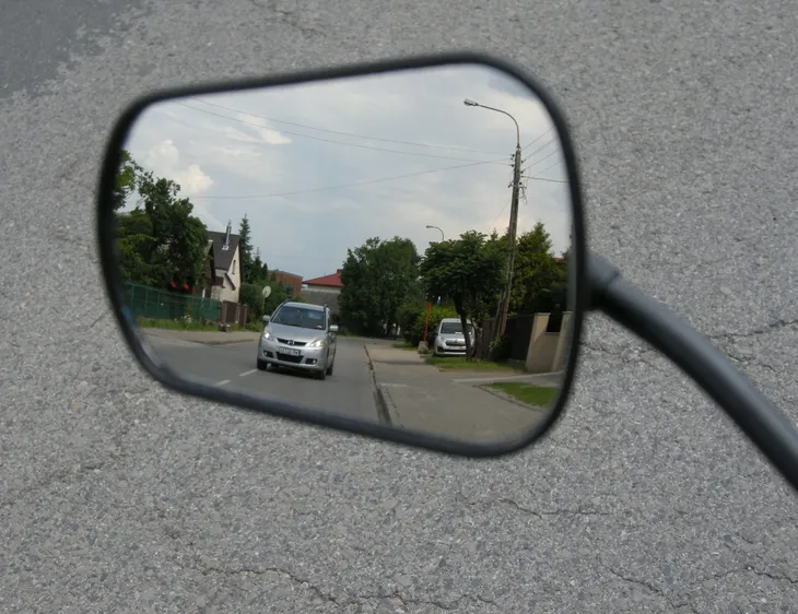 lusterko-dlugie-ramie-ajs-plus-kolor-dominujacy-czarny