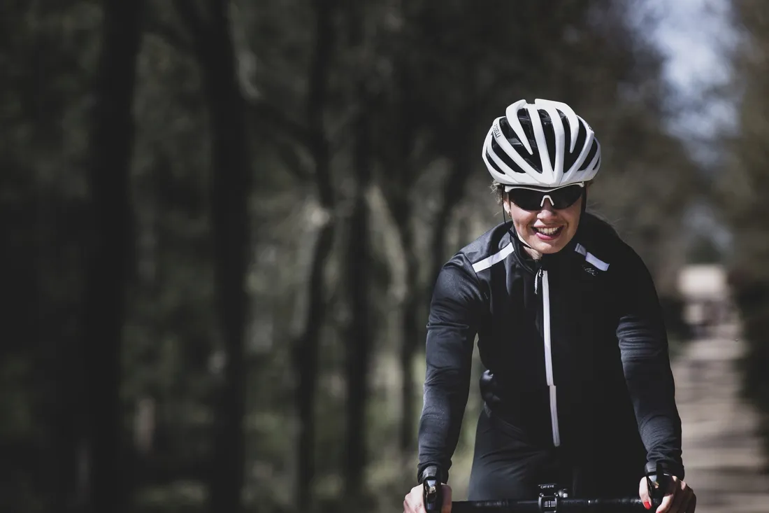 rogelli-tecta-ultralekki-kask-rowerowy-stan-nowy