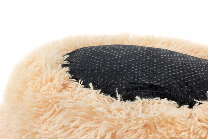 pluszowe-legowisko-bezowe-m-60cm-ksztalt-owalne