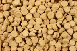 tabletki-eigelb-100g-pokarm-jajeczny-przylepny