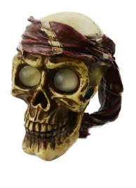 czaszka-glowa-pirata-ozdoba-do-akwarium