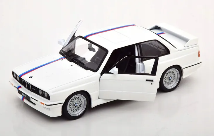 bmw-m3-e30-1988-bburago-model-18-21100