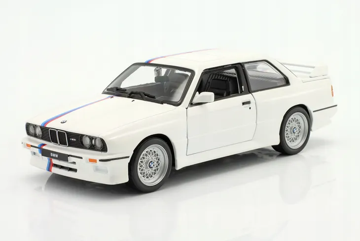 bmw-m3-e30-1988-bburago-stan-nowy-waga-z-opakowaniem-0-5-kg