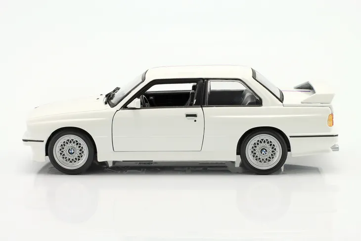 bmw-m3-e30-1988-bburago-stan-nowy-kod-producenta-18-21100wt