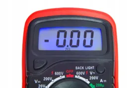 multimetr-samochodowy-z-buzerem-podswietlany-lcd-bateria-gratis