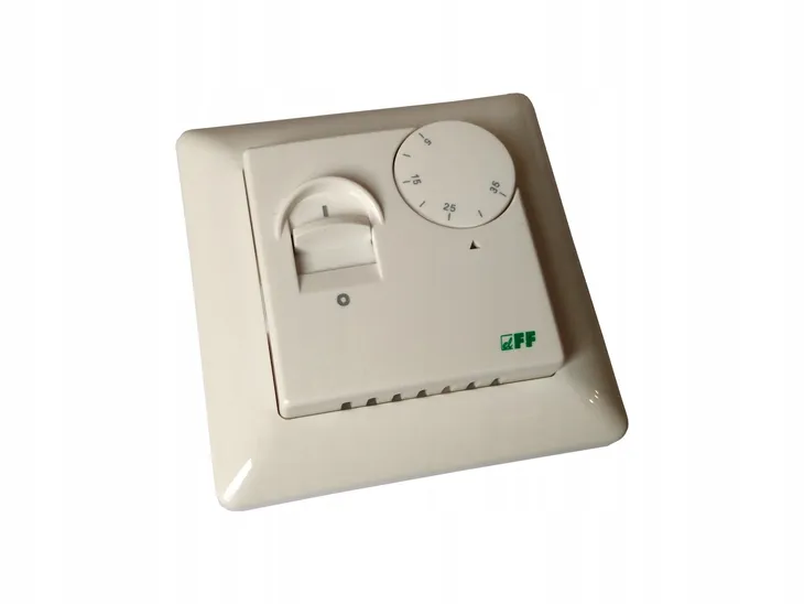 regulator-temperatury-rt-824-fandf-waga-z-opakowaniem-0-kg