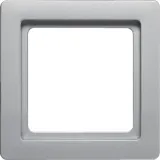 berker-q1-aluminium-ramka-1