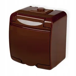 karlik-junior-brazowy-gniazdo-natynkowe-pojedyncze-ip54-4ghe-1