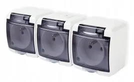 karlik-junior-bialy-gniazdo-natynkowe-potrojne-ip54-ghe-3d