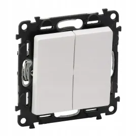 legrand-valena-life-bialy-lacznik-swiecznikowy