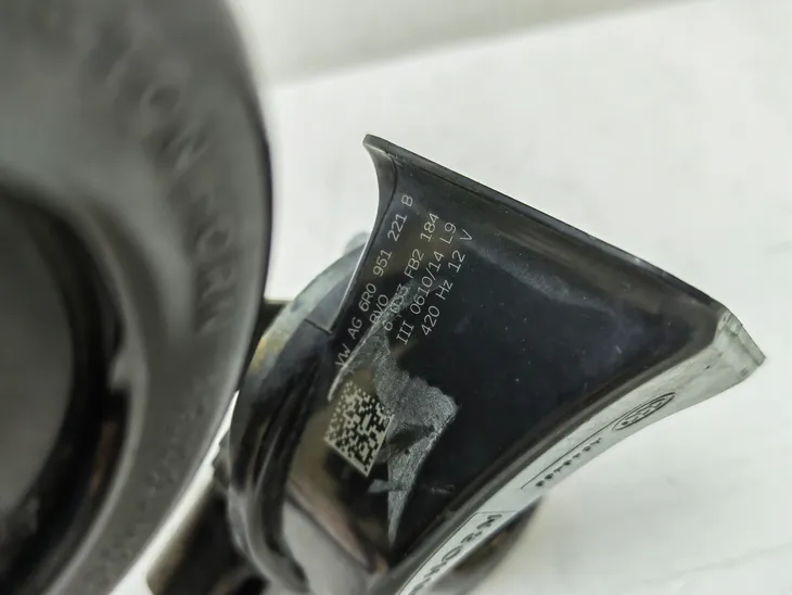 klakson-vw-polo-10-jakosc-czesci-zgodnie-z-gvo-o-oryginal-z-logo-producenta-samochodu-oe