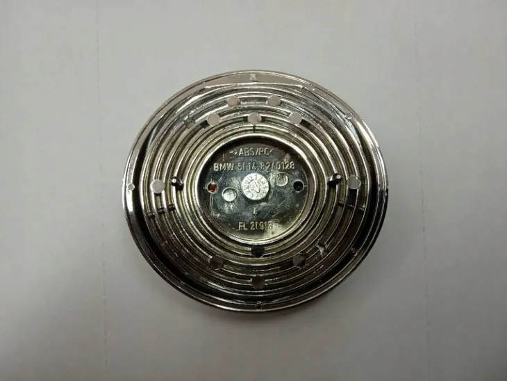 emblemat-bmw-3-e46-bmw-51148240128-numer-katalogowy-czesci-51148240128