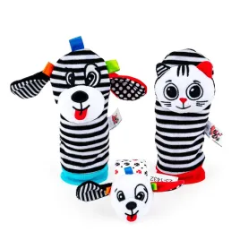 balibazoo-zestaw-skarpetki-i-grzechotka-na-raczke