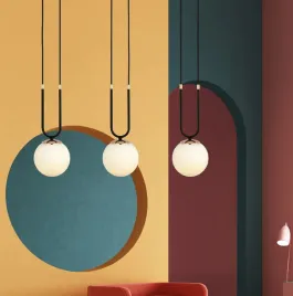 glam-3-black-lampa-wiszaca-z-elegancja-trzech-mlecznych-bialych-kloszy