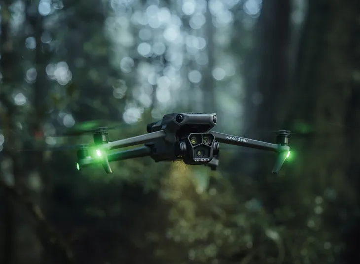 dron-dji-mavic-3-pro-fly-more-combo-dji-rc-certyfikat-ce