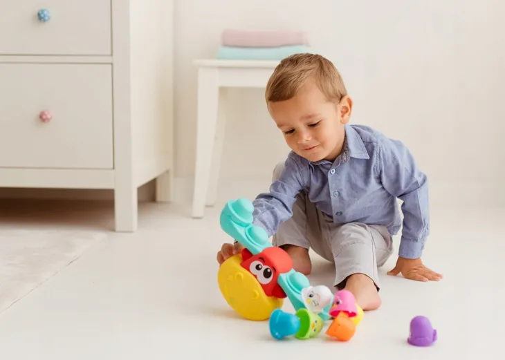 balansujacy-los-dumel-material-plastik