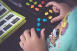 smart-games-iq-arrows-pl-iuvi-games-rodzaj-podstawa