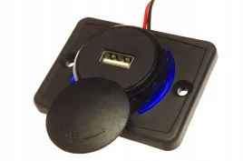 ladowarka-montazowa-plaska-usb-24a-5v-do-samochodu-quadu-podswietlana-blue