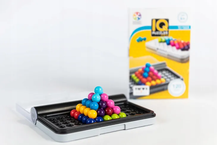iq-puzzler-pro-smart-games-marka-iuvi-games