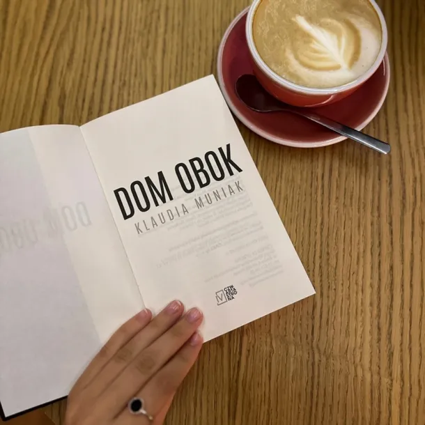 dom-obok-klaudia-muniak-tytul-dom-obok