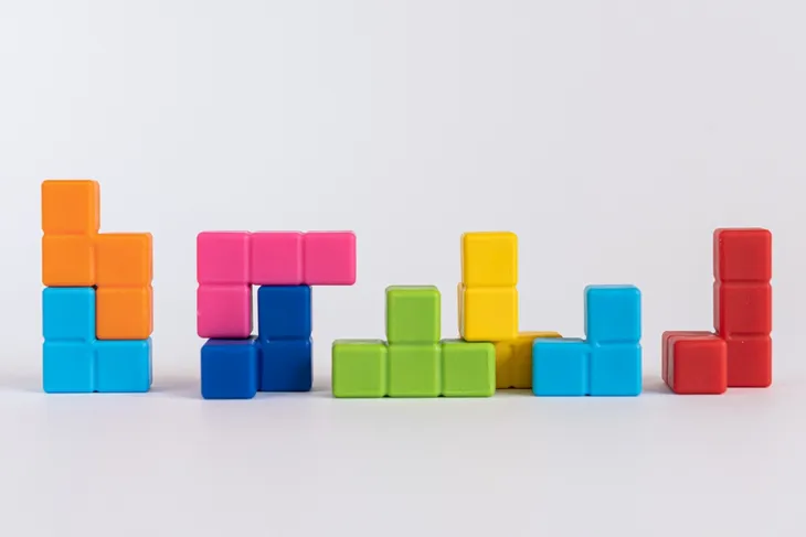 smart-games-plug-and-play-puzzler-czas-rozgrywki-do-15-minut