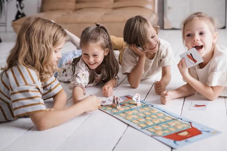 pali-sie-adamigo-plec-chlopcy-dziewczynki