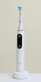 oral-b-io-7-biala-szczoteczka-elektryczna-magnetyczna-io7