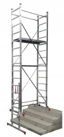 rusztowanie-aluminiowe-faraone-ak400-na-schody