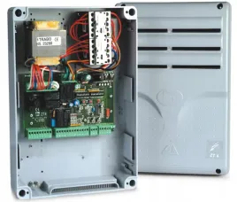 skrzynka-z-centrala-sterujaca-zt-6-came